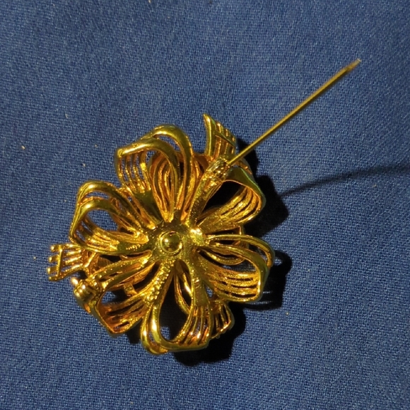 Intricate Gold- Tone Filigree Brooch With A Scrolled Ribbon Bow (MJent) Only $20 - Picture 2 of 3